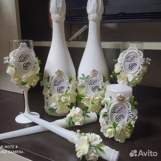 Ведущая и поющий DJ