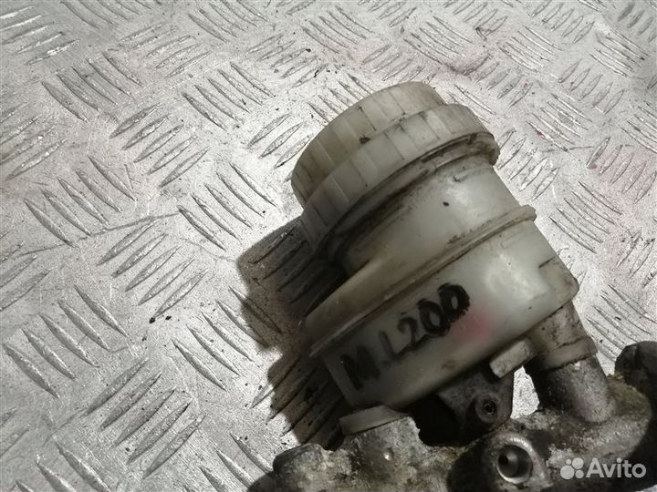 Главный тормозной цилиндр Mitsubishi L 200 KB4T