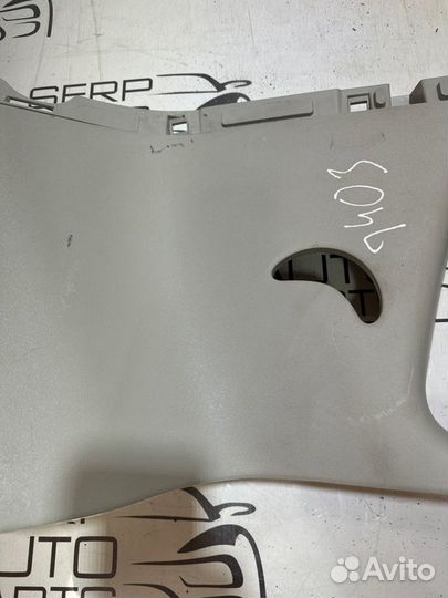 Накладка стойки задняя правая Kia Soul AM G4FC