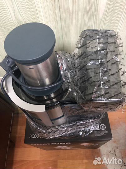 Соковыжималка Redmond RJ-M908