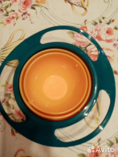 Тарелка- непроливайка неваляшка