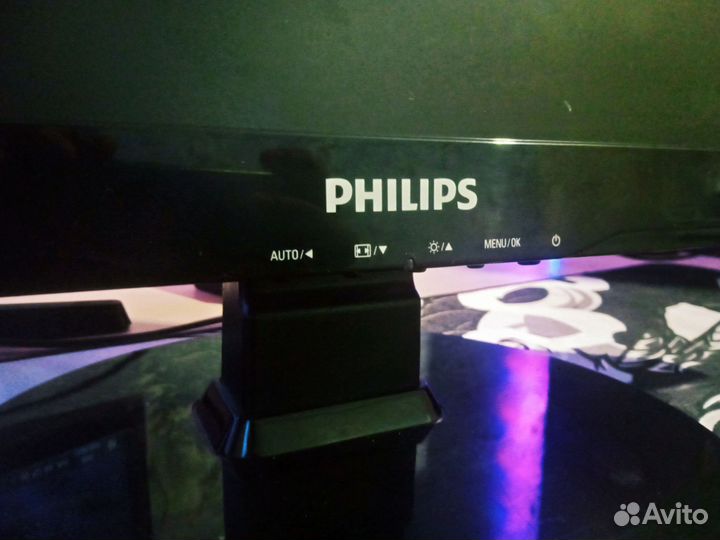 Монитор Philips