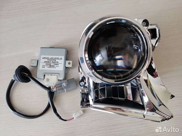 Линза LED Toyota Aqua