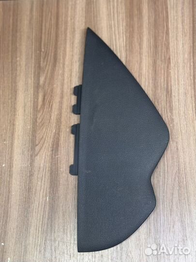 Обшивка торпедо правая VW Caddy 3