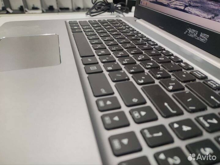 Мощный Asus на i5-6200U 6Gb DDR4 GTX950M 4Gb