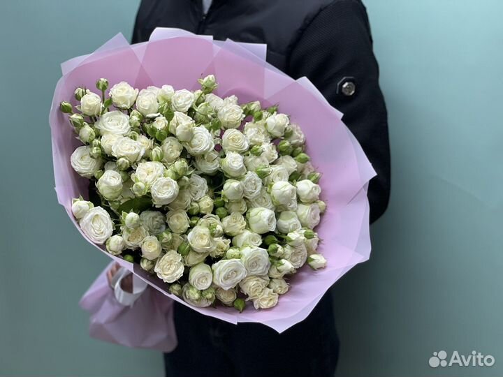 Кустовая роза пиона видная