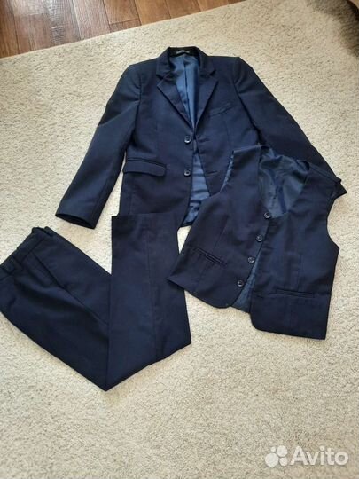 Школьный костюм тройка на мальчика 134 размер