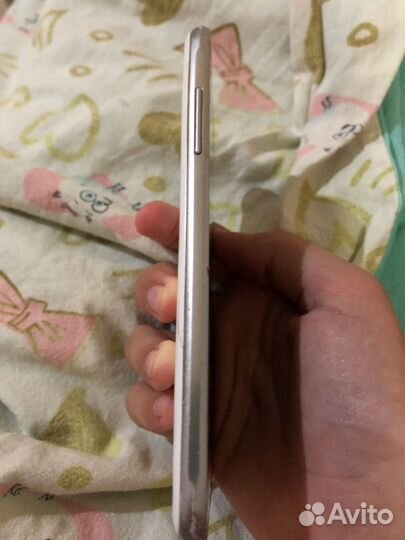 Телефон Samsung