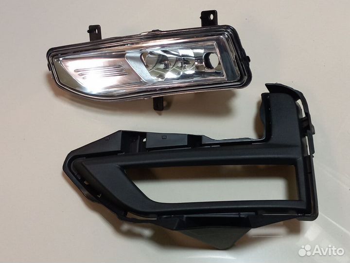 Оправа туманки Nissan X-Trail 2017-2022