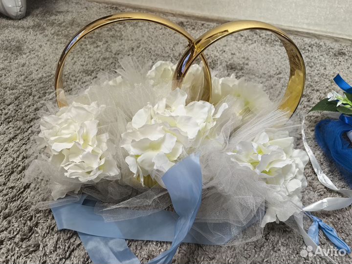 Свадебное украшение на машину