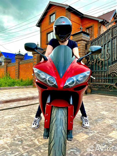 Yamaha YZF-R1