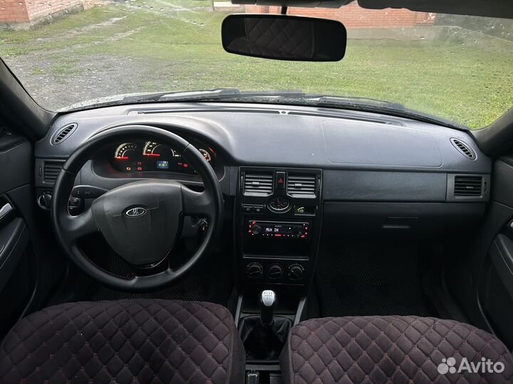 LADA Priora 1.6 МТ, 2012, битый, 300 000 км