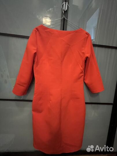 Платье футляр красное и темно-синий пиджак