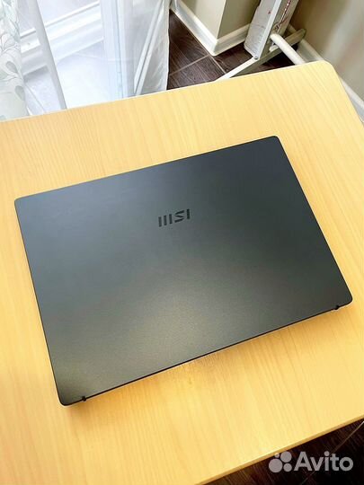 Ноутбук MSI Modern 14 8/8 256 gb