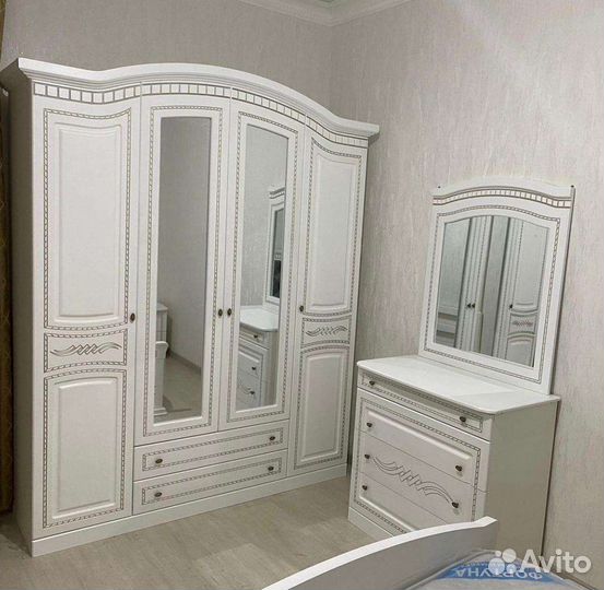 Спальный гарнитур 