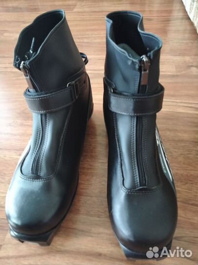 Лыжные ботинки р., 31, 35, 43