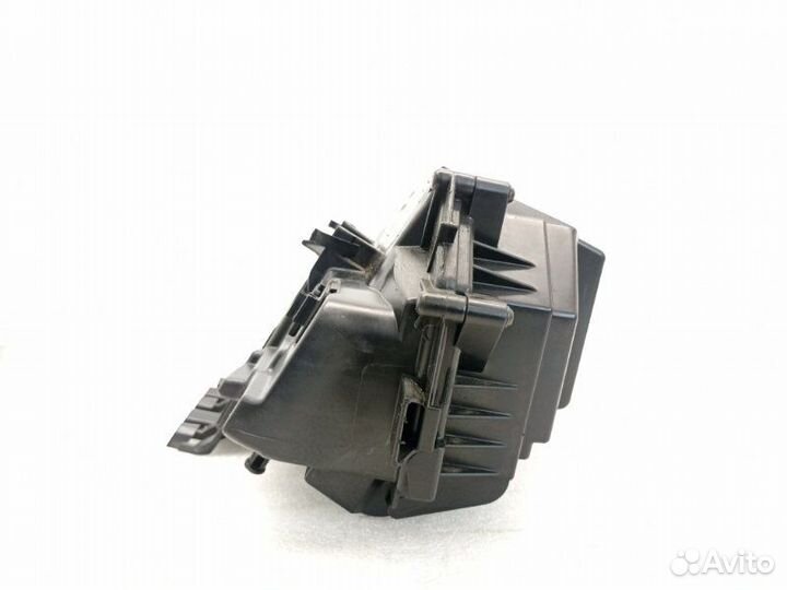 Корпус воздушного фильтра Mercedes-Benz C-Class