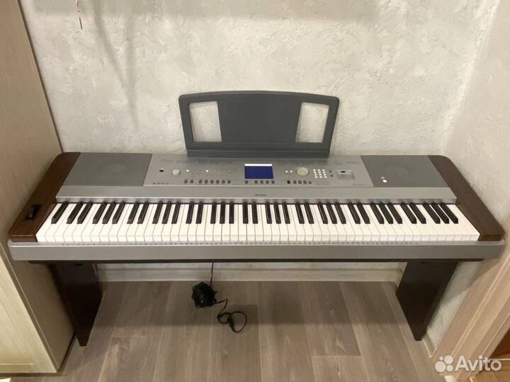 Синтезатор Yamaha – DGX640