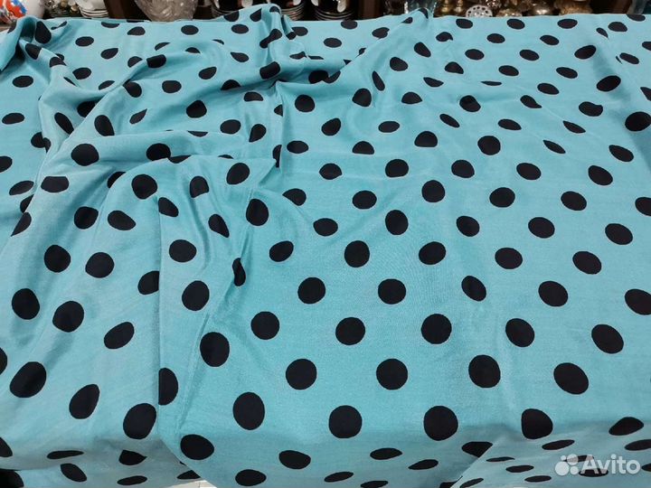 Отрезы советского крепдешина. Натуральный