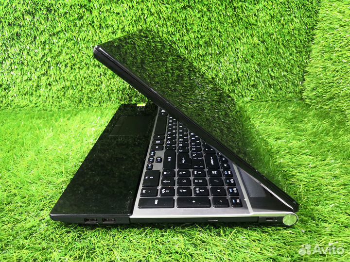 Мощный игровой ноутбук с новой батареей. Рассрочка