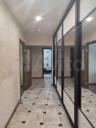 2-к. квартира, 70 м², 2/6 эт.