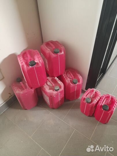 Пустые бочки по 10 литров