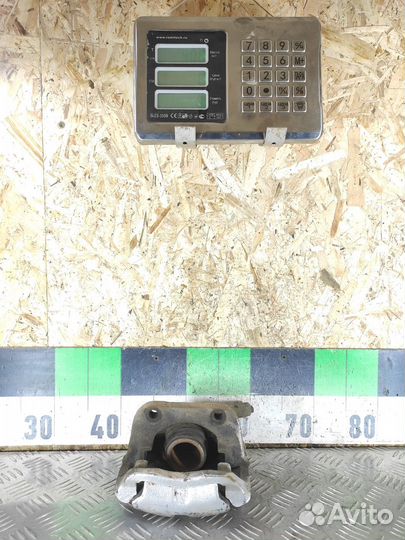 Суппорт передний правый Renault Clio 1998-2008