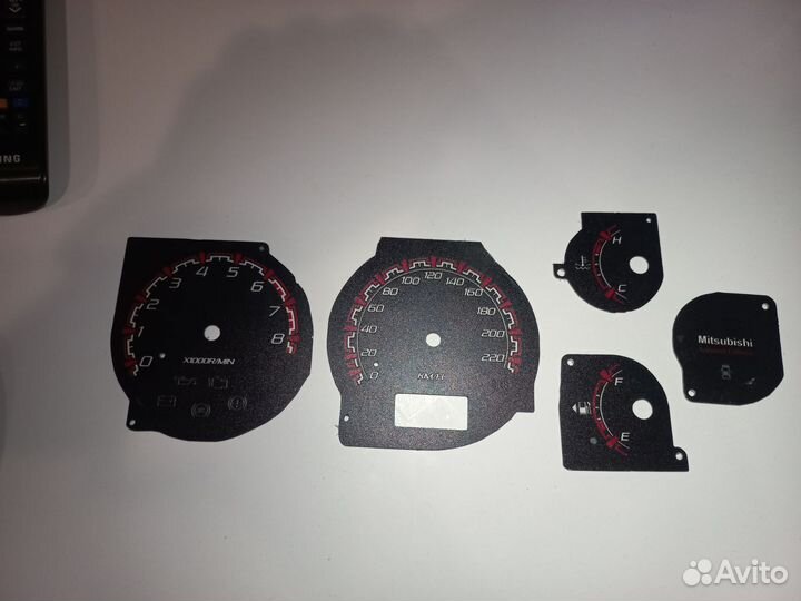Шкалы приборной панели Мицубиси Лансер 9