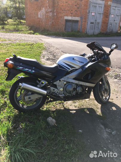 Kawasaki zzr400-2