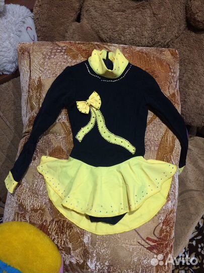 Платье для фигурного катания и колготки на конёк