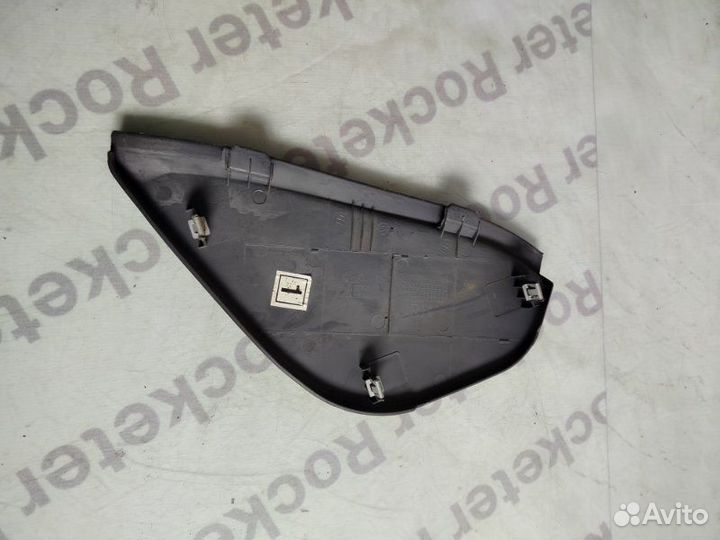 Накладка торпедо правая Hyundai Elantra XD 2003