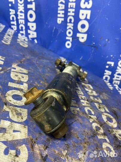 Амортизатор кабины. Iveco Eurotrakker 2005