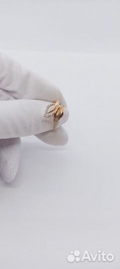 Кольцо с природным камнем Золото