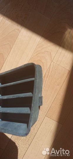 Решетка бампера audi 100 c4