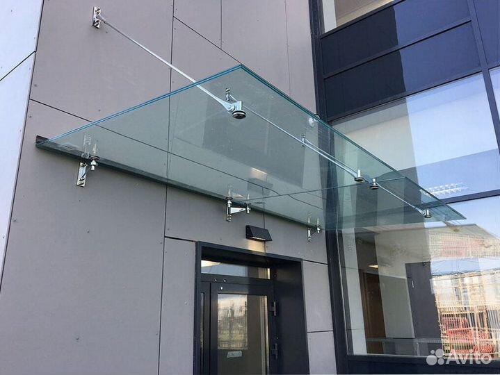 Козырёк для входа из стекла