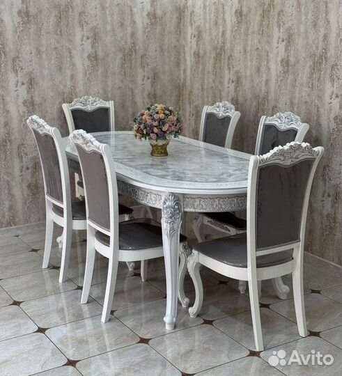 Кухонный стол и стулья новые