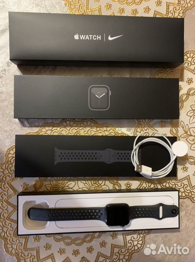 Apple Watch Nike SE Space Gray 44mm