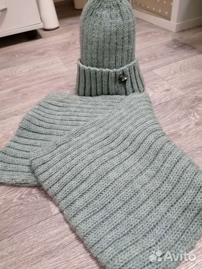 Шапки и шарфы женские