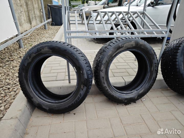 Pirelli Ice Zero 205/60 R16