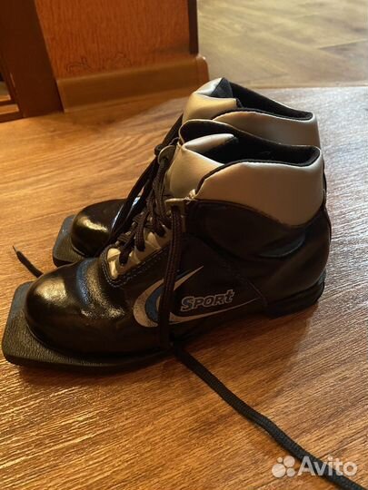 Лыжные ботинки