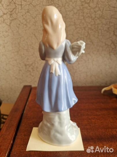 Фарфоровые статуэтки