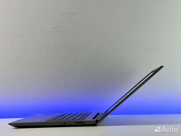 Мощный ноут IPS Ryzen 5 4500 8g озу SSD256g