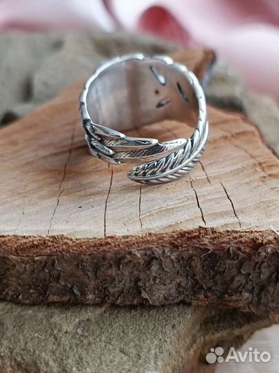 Серебряное кольцо