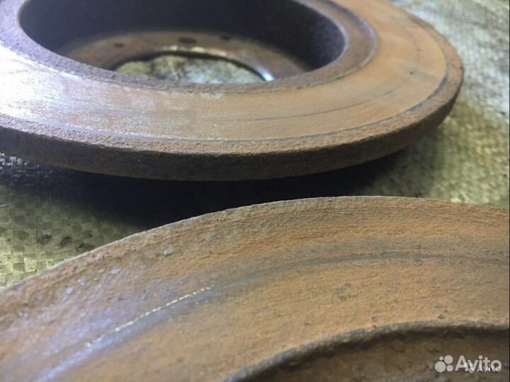 Диск задний торм Volvo S40/V40 Mitsubishi carisma