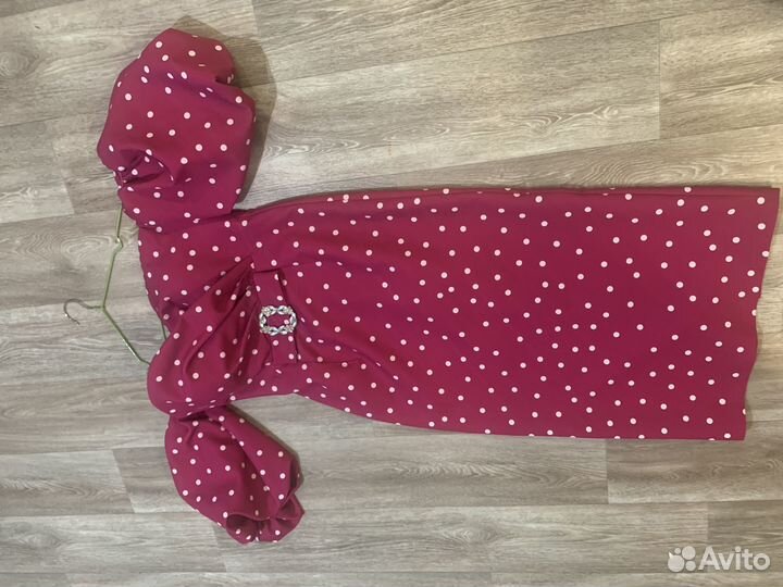 Нарядное женское платье 42 44