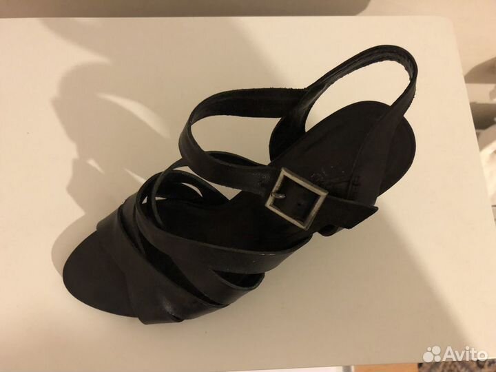 Босоножки 36
