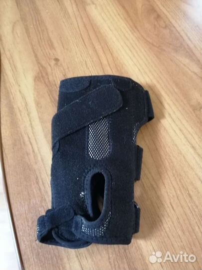 Ортез на лучезапястный сустав левый