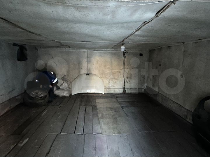 Гараж, > 30 м²