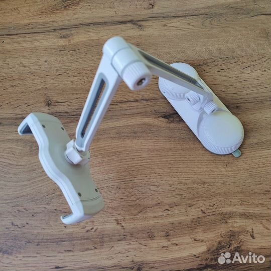 Подставка для планшета и смартфона на присоске