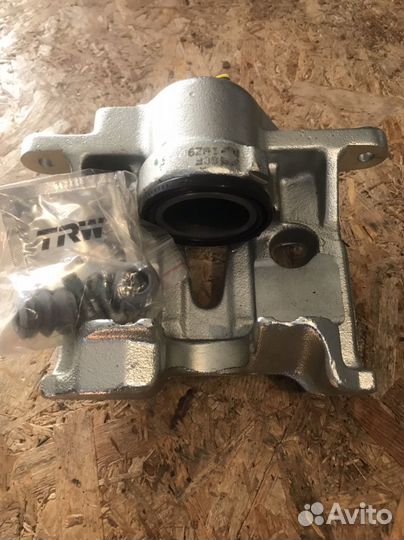 Суппорт тормозной перед лев VW T4 90-96 14